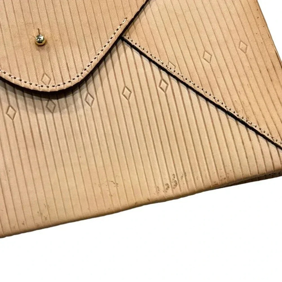 Lizzy Disney Camel Leather Envelope Clutch - Picture 5 of 10